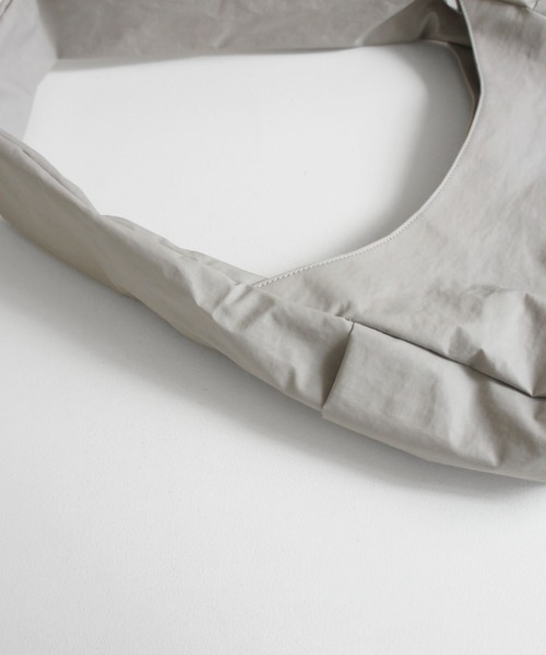 TIDEWAY（タイドウェイ）の「GRIZZLY CRESCENT SHOULDER / M（ショルダーバッグ・レディース・ブラック/グレー/ブラウン・FREE）」の7枚目の写真