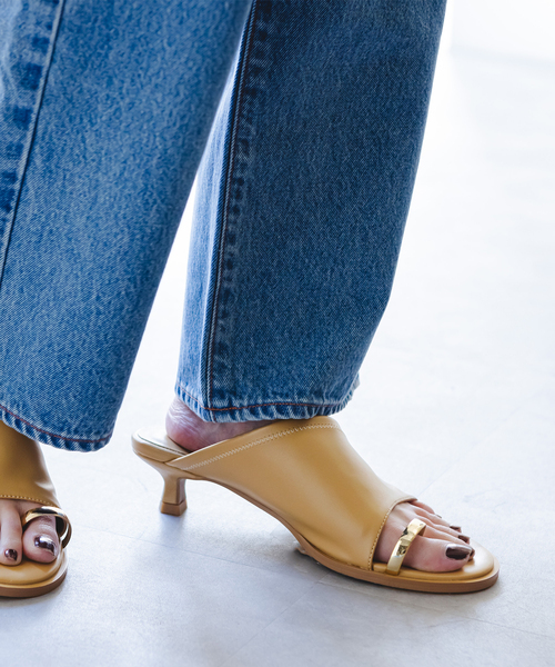 追加》LE VERNIS/ルベルニ Toe ring sandals（サンダル）｜LE