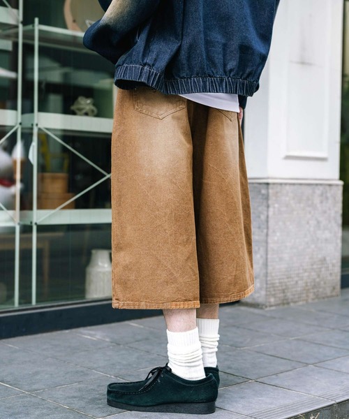 Rocky Monroe（ロッキーモンロー）の「ケミカルウォッシュ/オーバーダイ デニムワイドハーフパンツ/ショートパンツ（デニムパンツ・メンズ・ライトブラック/インディゴブルー/ケミカルウォッシュ/ブラック/パープル/ブラウン・M/L/XL）」の7枚目の写真