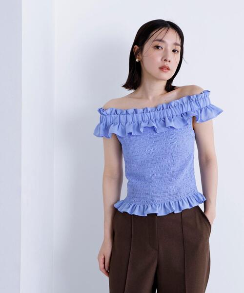 NATURAL BEAUTY BASIC（ナチュラルビューティーベーシック）の「◇フリルシャーリングオフショルブラウス（シャツ/ブラウス・レディース・オフホワイト/ブルー/ブラック/レッド・SMALL/MEDIUM）」の20枚目の写真
