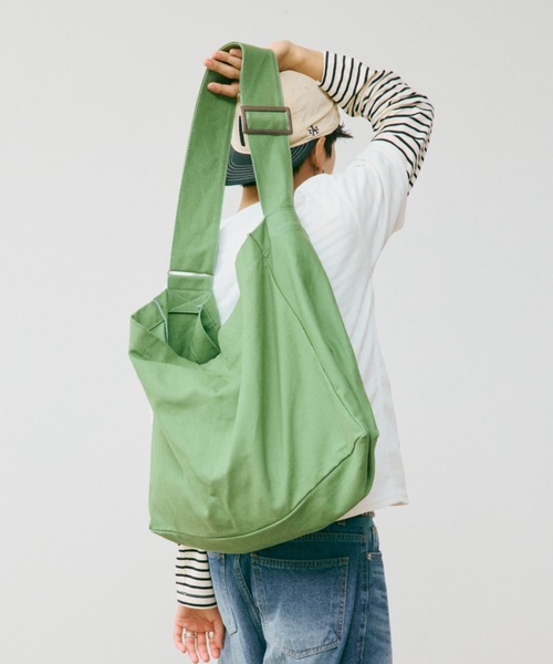 INTER FACTORY（インターファクトリー）の「HIROKI - ビックキャンバスショルダーバッグ made in INTERFACTORY（ショルダーバッグ・メンズ・グリーン/イエロー・FREE）」の2枚目の写真