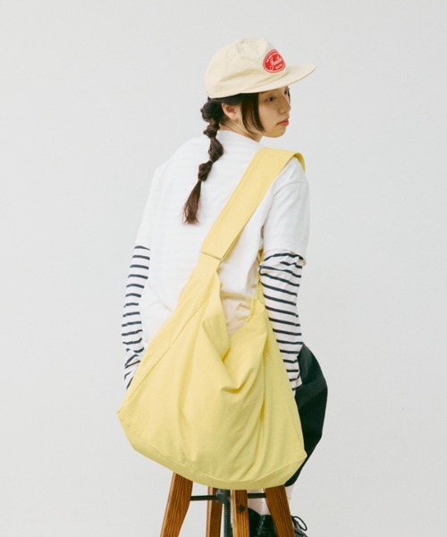 INTER FACTORY（インターファクトリー）の「HIROKI - ビックキャンバスショルダーバッグ made in INTERFACTORY（ショルダーバッグ・メンズ・グリーン/イエロー・FREE）」の4枚目の写真
