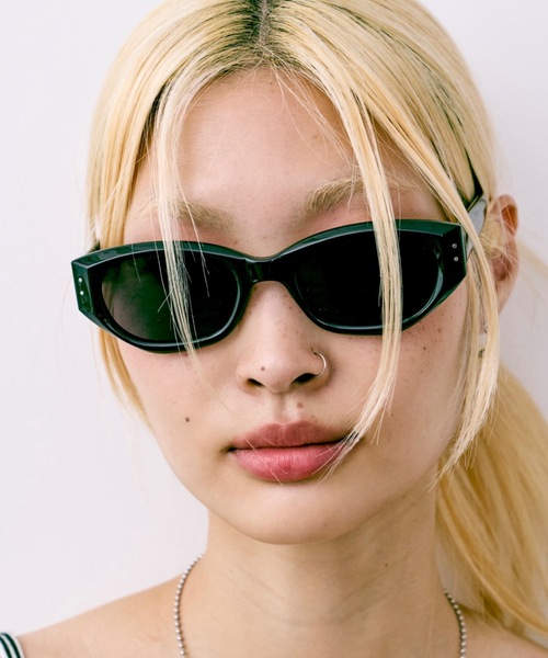 フランス製　PENELOPE サングラス Penelope Metal Sunglasses in Black Rose Gold + Smoke