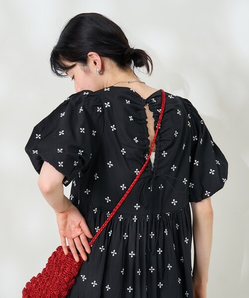セール】インド 小花柄刺繍パフワンピース/バックオープン