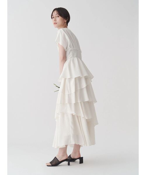 TONAL（トーナル）の「リボン付ティアードフレアスカート（スカート・レディース・ブルー/ベージュ/オフホワイト・MEDIUM）」の2枚目の写真