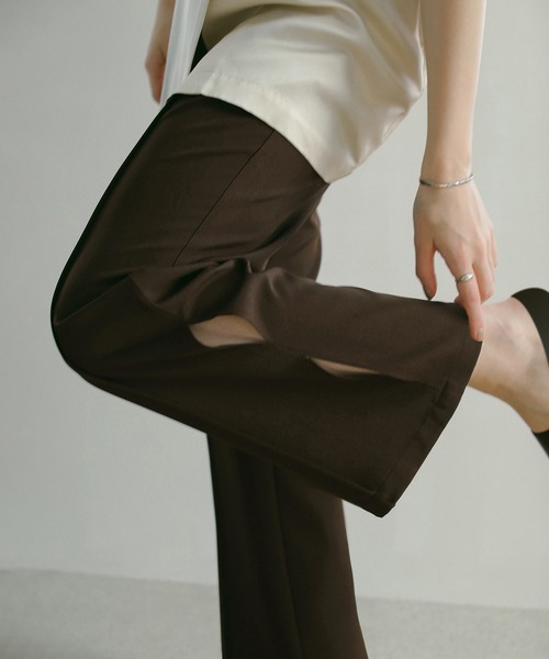 MANOF(マノフ)の「HEM SLIT PANTS(その他パンツ・レディース・グリーン/ブラウン/アイボリー・S/M)」の3枚目の写真