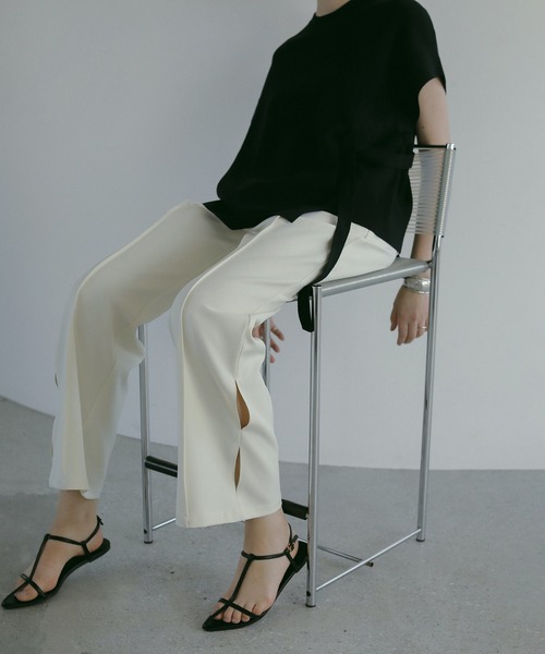 MANOF(マノフ)の「HEM SLIT PANTS(その他パンツ・レディース・グリーン/ブラウン/アイボリー・S/M)」の2枚目の写真