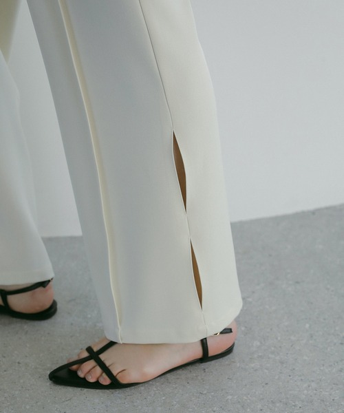 MANOF(マノフ)の「HEM SLIT PANTS(その他パンツ・レディース・グリーン/ブラウン/アイボリー・S/M)」の11枚目の写真
