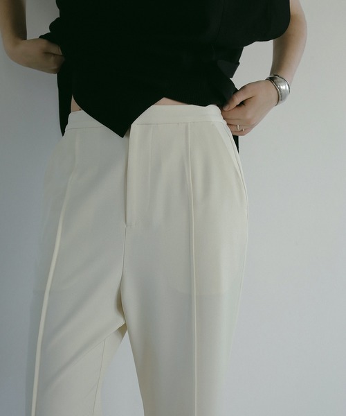 MANOF(マノフ)の「HEM SLIT PANTS(その他パンツ・レディース・グリーン/ブラウン/アイボリー・S/M)」の10枚目の写真