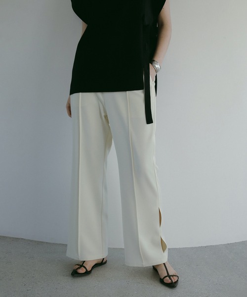 MANOF(マノフ)の「HEM SLIT PANTS(その他パンツ・レディース・グリーン/ブラウン/アイボリー・S/M)」の5枚目の写真