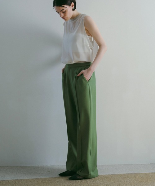MANOF(マノフ)の「HEM SLIT PANTS(その他パンツ・レディース・グリーン/ブラウン/アイボリー・S/M)」の13枚目の写真