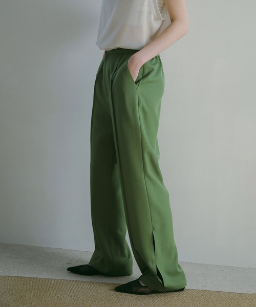 MANOF(マノフ)の「HEM SLIT PANTS(その他パンツ・レディース・グリーン/ブラウン/アイボリー・S/M)」の15枚目の写真