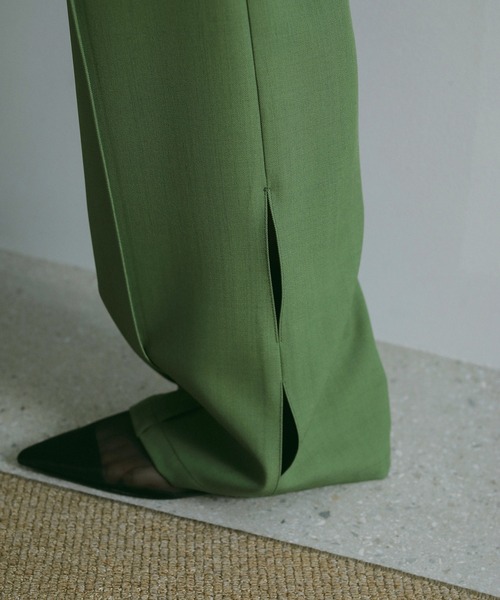MANOF(マノフ)の「HEM SLIT PANTS(その他パンツ・レディース・グリーン/ブラウン/アイボリー・S/M)」の19枚目の写真