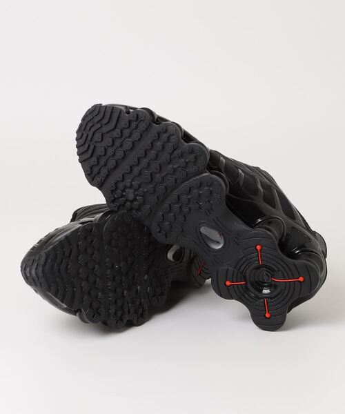 NIKE（ナイキ）の「SHOX TL（スニーカー・メンズ・ブラック・26.5cm/27.5cm/28.5cm/26.0cm/27.0cm/28.0cm/29.0cm/25.5cm）」の2枚目の写真