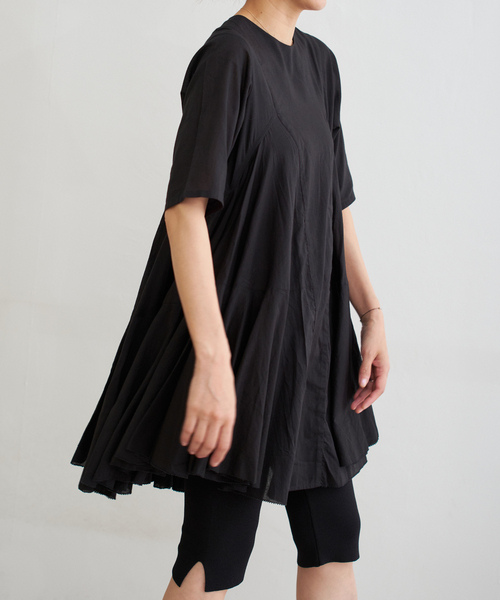IENA（イエナ）の「《追加》AAYUSHI/アユーシ ボリュームフレアハーフスリーブワンピース（ワンピース・レディース・ブラック/ホワイト・FREE）」の18枚目の写真