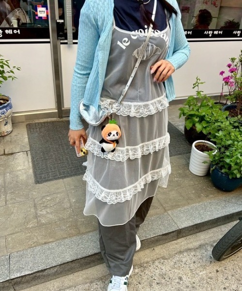 ipugo(イプゴ)の「ipugo/イプゴ レイヤードレースキャミワンピース 秋物 秋服 2026年秋冬(ワンピース・レディース・ブラック/ホワイト・FREE)」の19枚目の写真