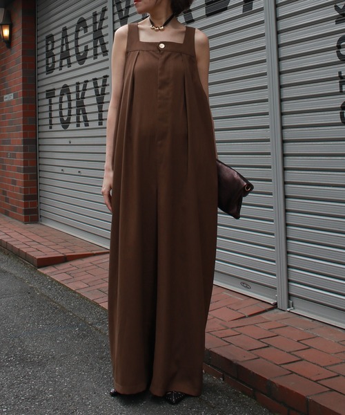 Scrap Book(スクラップブック)の「【CYAN TOKYO】バストタックワイドサロペット(サロペット/オーバーオール・レディース・ブラック/ブラウン・FREE)」の2枚目の写真