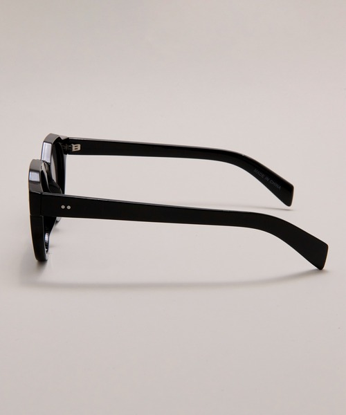 lafont ブラウンオーバルサングラス ケース付き lafont ブラウンオーバルサングラス ケース付き
