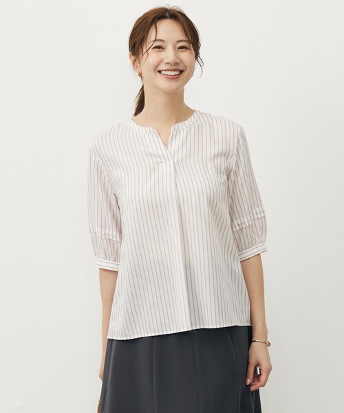 J.PRESS(ジェイプレス)の「【洗える】ウォッシャブルキュプラツイル キーネック ブラウス(シャツ/ブラウス・レディース・ネイビー系1/ホワイト系1/ブラック系3/パープル系3・9/11)」の1枚目の写真