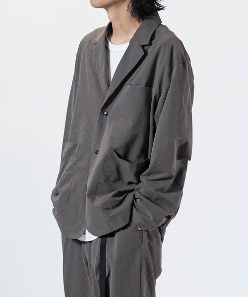 JOHN'S CLOSET(ジョンズクローゼット)の「【3】ポリサッカー 2WAYストレッチ オーバーサイズ 3B ジャケット 【セットアップ展開】(テーラードジャケット・メンズ・ブラウン/ブラック/グレー・MEDIUM/LARGE/X-LARGE)」の17枚目の写真