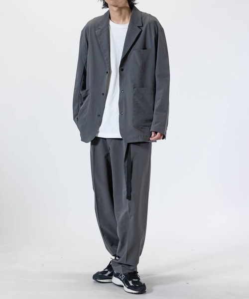 JOHN'S CLOSET(ジョンズクローゼット)の「【3】ポリサッカー 2WAYストレッチ オーバーサイズ 3B ジャケット 【セットアップ展開】(テーラードジャケット・メンズ・ブラウン/ブラック/グレー・MEDIUM/LARGE/X-LARGE)」の13枚目の写真