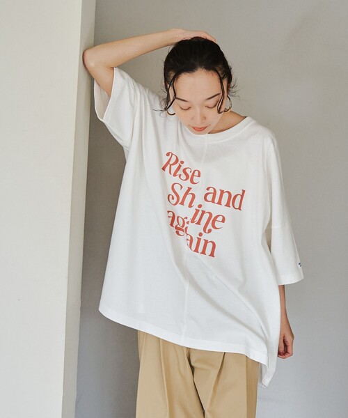 PENNEYS(ぺニーズ)の「PENNEYS別注 リメイクBIG-Tシャツ(Tシャツ/カットソー・レディース・オフホワイト/ダークグレー/ロイヤルブルー・FREE)」の4枚目の写真