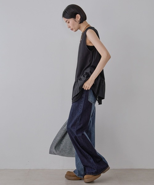 JEANASIS（ジーナシス）の「リメイクライクフレアデニム/571988（デニムパンツ・レディース・ブラック/ブルー・SMALL/MEDIUM）」の16枚目の写真