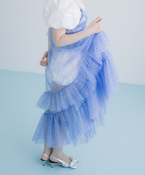 monepine(モネピネ)の「gingham check cami dress/ギンガムチェックキャミワンピース(ワンピース・レディース・ライトブルー/レッド・1/2)」の4枚目の写真