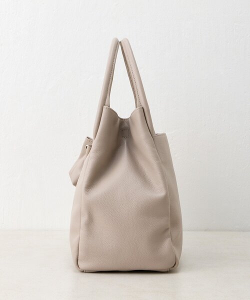 BEARDSLEY（ビアズリー）の「チャーム付レザートート（トートバッグ・レディース・ベージュ/ブラック・FREE）」の6枚目の写真