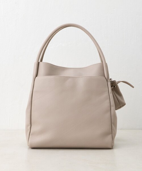 BEARDSLEY（ビアズリー）の「チャーム付レザートート（トートバッグ・レディース・ベージュ/ブラック・FREE）」の7枚目の写真