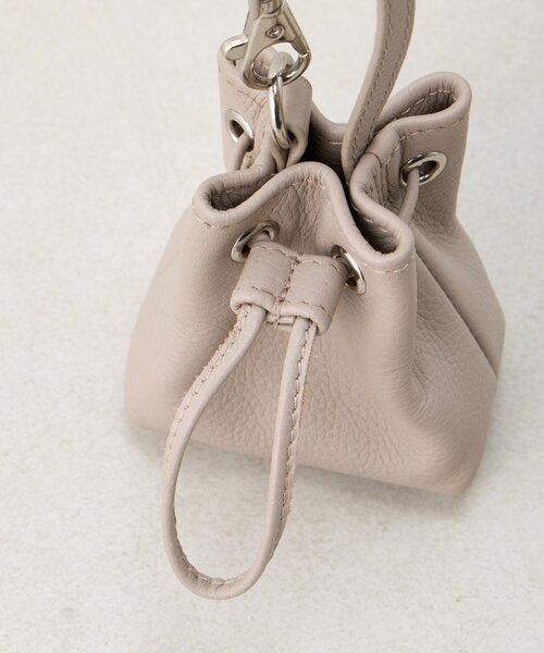 BEARDSLEY（ビアズリー）の「チャーム付レザートート（トートバッグ・レディース・ベージュ/ブラック・FREE）」の17枚目の写真