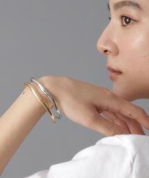 DRESSTERIOR（ドレステリア）の「バイカラーバングル（ブレスレット）」