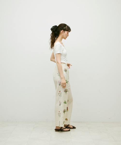 Lutim by u（ルチバイユー）の「Open-back top with cups / カップ付バックオープントップス（Tシャツ/カットソー・レディース・ホワイト/ブラック/グレー・FREE）」の17枚目の写真