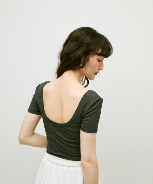Open-back top with cups / カップ付バックオープントップス（Tシャツ