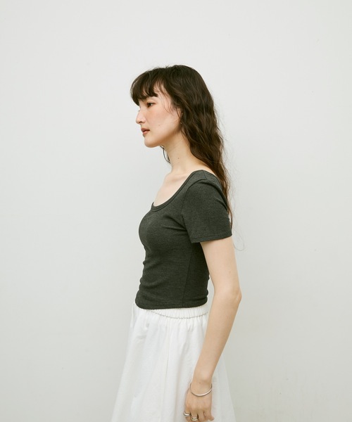 Lutim by u（ルチバイユー）の「Open-back top with cups / カップ付バックオープントップス（Tシャツ/カットソー・レディース・ホワイト/ブラック/グレー・FREE）」の12枚目の写真