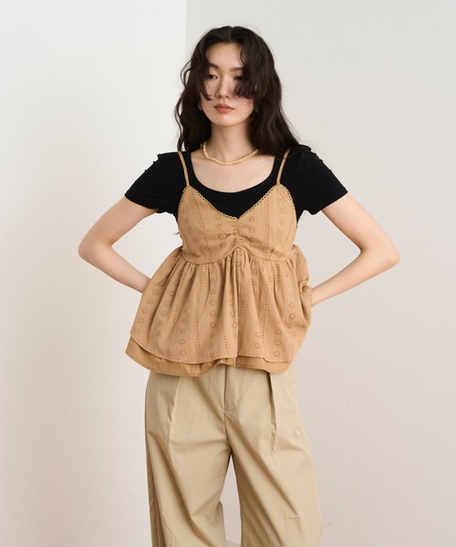 Open-back top with cups / カップ付バックオープントップス（Tシャツ