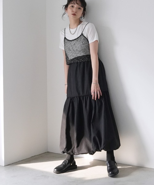 Yeoun(ヨウン)の「ライトシャークスキンティアードバルーンスカート(スカート・レディース・ダークグレー/ブラック・M)」の11枚目の写真