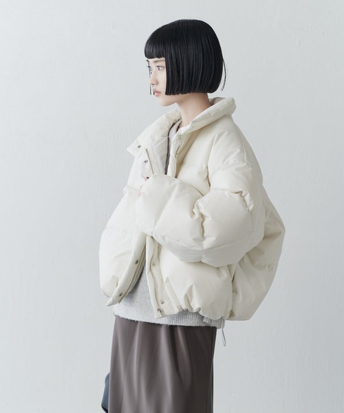 Lui's（ルイス）の「ショートダウンブルゾン（ダウンジャケット/コート・レディース・ホワイト/ブラック・M/S）」の4枚目の写真