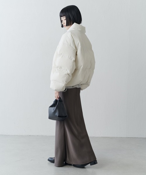 Lui's（ルイス）の「ショートダウンブルゾン（ダウンジャケット/コート・レディース・ホワイト/ブラック・M/S）」の11枚目の写真