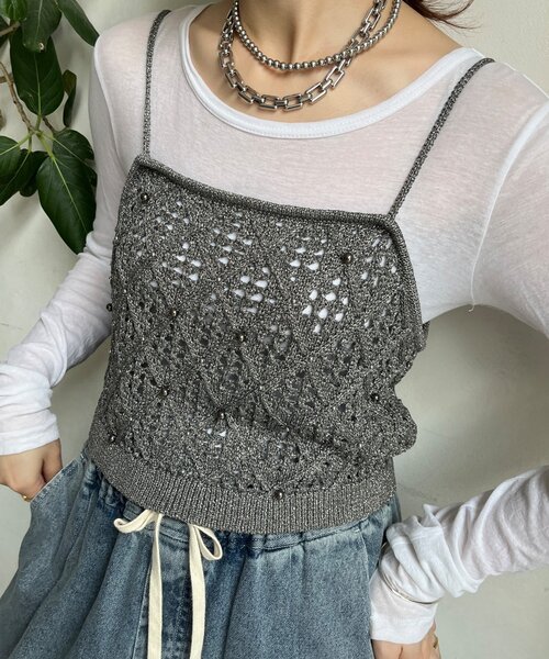 DouDou(ドゥドゥ)の「【WEB限定】ラメニットビスチェ(ニット/セーター・レディース・ゴールド/ブラック/グレー・FREE)」の4枚目の写真