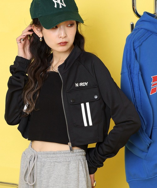 NERDY（ノルディ）の「カーゴクロップトトラックトップ（ブルゾン・レディース・ベージュ/パープル/ブラック/ブルー・SS/S/M）」の13枚目の写真