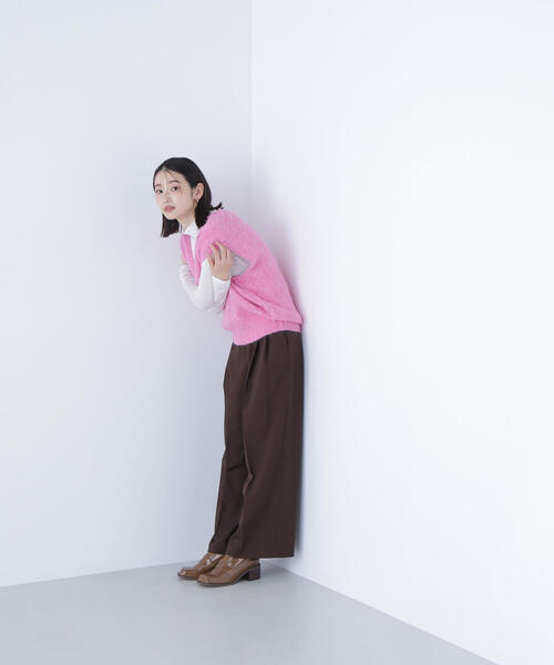 NATURAL BEAUTY BASIC(ナチュラルビューティーベーシック)の「◇ヘアリーVネックベスト(ベスト・レディース・マジェンタ/オフホワイト/グレー・FREE)」の8枚目の写真