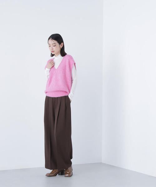 NATURAL BEAUTY BASIC(ナチュラルビューティーベーシック)の「◇ヘアリーVネックベスト(ベスト・レディース・マジェンタ/オフホワイト/グレー・FREE)」の4枚目の写真