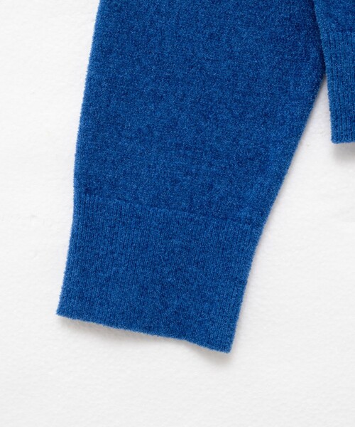 Rie Miller（リエミラー）の「《手洗い可能》《アンサンブル対応》モールヤーンクルーネックカーディガン（カーディガン/ボレロ・レディース・ボルドー/ブルー/ベビーピンク/グレー・38）」の5枚目の写真