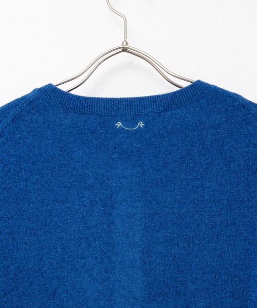 Rie Miller（リエミラー）の「《手洗い可能》《アンサンブル対応》モールヤーンクルーネックカーディガン（カーディガン/ボレロ・レディース・ボルドー/ブルー/ベビーピンク/グレー・38）」の8枚目の写真