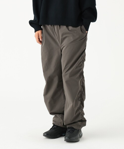 BEAMS(ビームス)の「ワイドストレート パッカリング イージーパンツ (撥水)(その他パンツ・メンズ・チャコールグレー/ブラック/ベージュ・M/S/XL/L)」の9枚目の写真