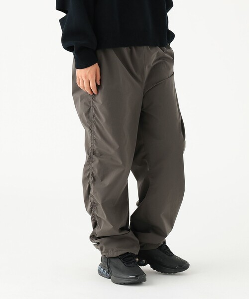 BEAMS(ビームス)の「ワイドストレート パッカリング イージーパンツ (撥水)(その他パンツ・メンズ・チャコールグレー/ブラック/ベージュ・M/S/XL/L)」の10枚目の写真