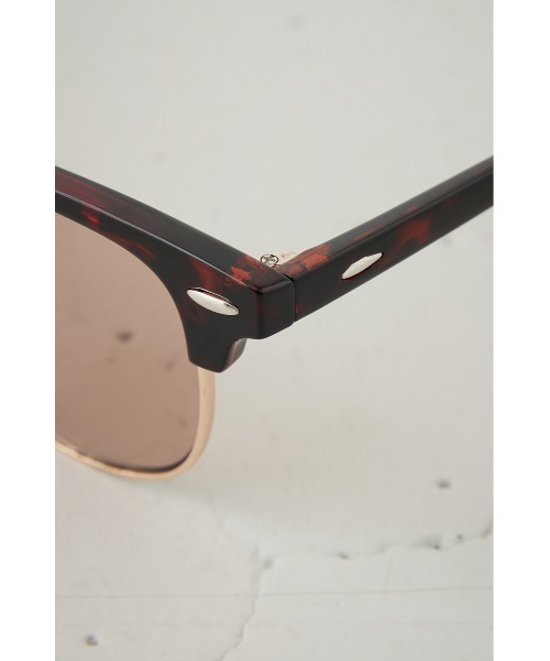 AZUL by moussy（アズールバイマウジー）の「ハーフスリムフレームアイウェア（メガネ・メンズ・ブラウン系その他/ブラック系その他・FREE）」の19枚目の写真