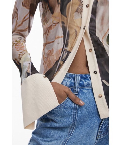 Desigual(デシグアル)の「アートプリントシフォンシャツ長袖リブ襟カフス(Tシャツ/カットソー・レディース・ブラウン・S/XL/L/M/XS)」の5枚目の写真