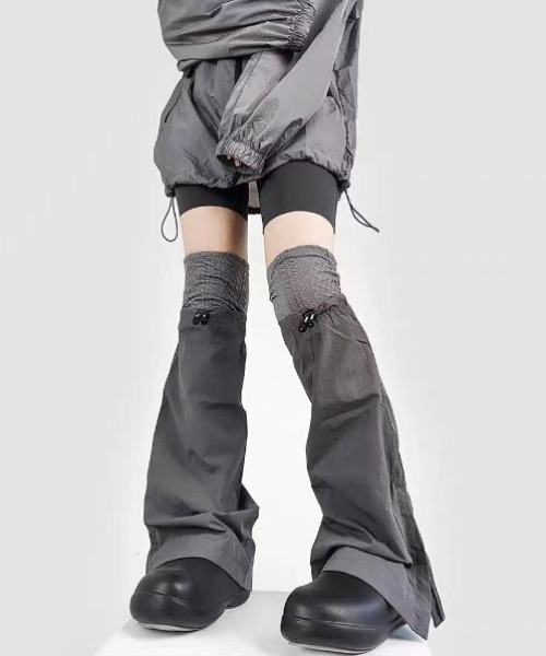 lilful(リルフル)の「ボリューム切り替え レッグウォーマー ブーツカバー風 フェイクスエード(レッグウォーマー・レディース・グレー・F)」の1枚目の写真